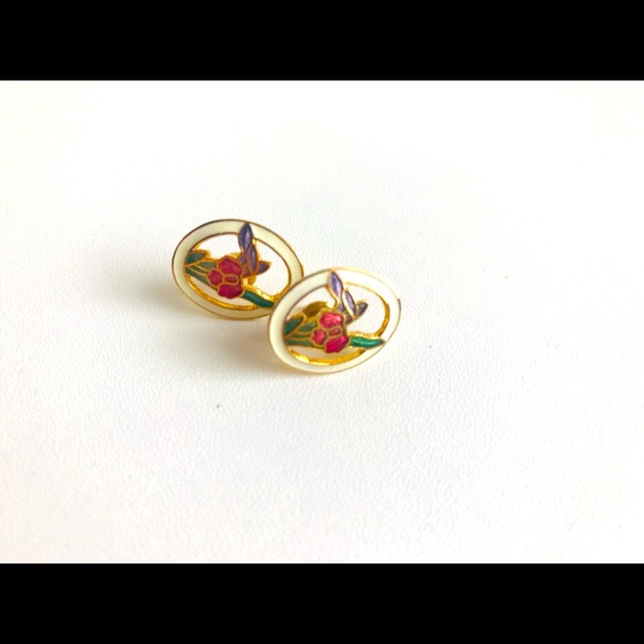 2/$30 Perfect-for-Spring studs - Picture 1 of 4